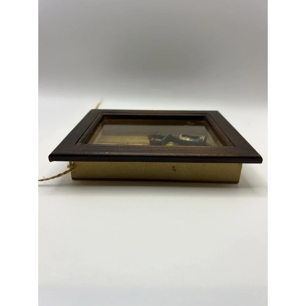 3D Shadow Box Diorama Wine Corkscrew, Corks Wine Label READ